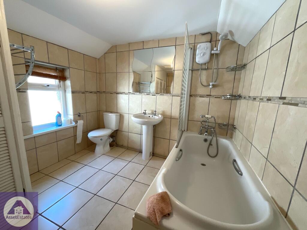 Victoria Road, Six Bells, Abertillery photo 3