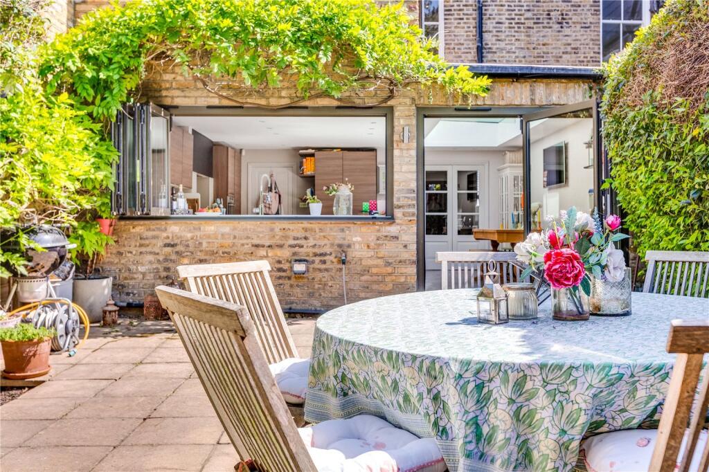 House in London - View 3