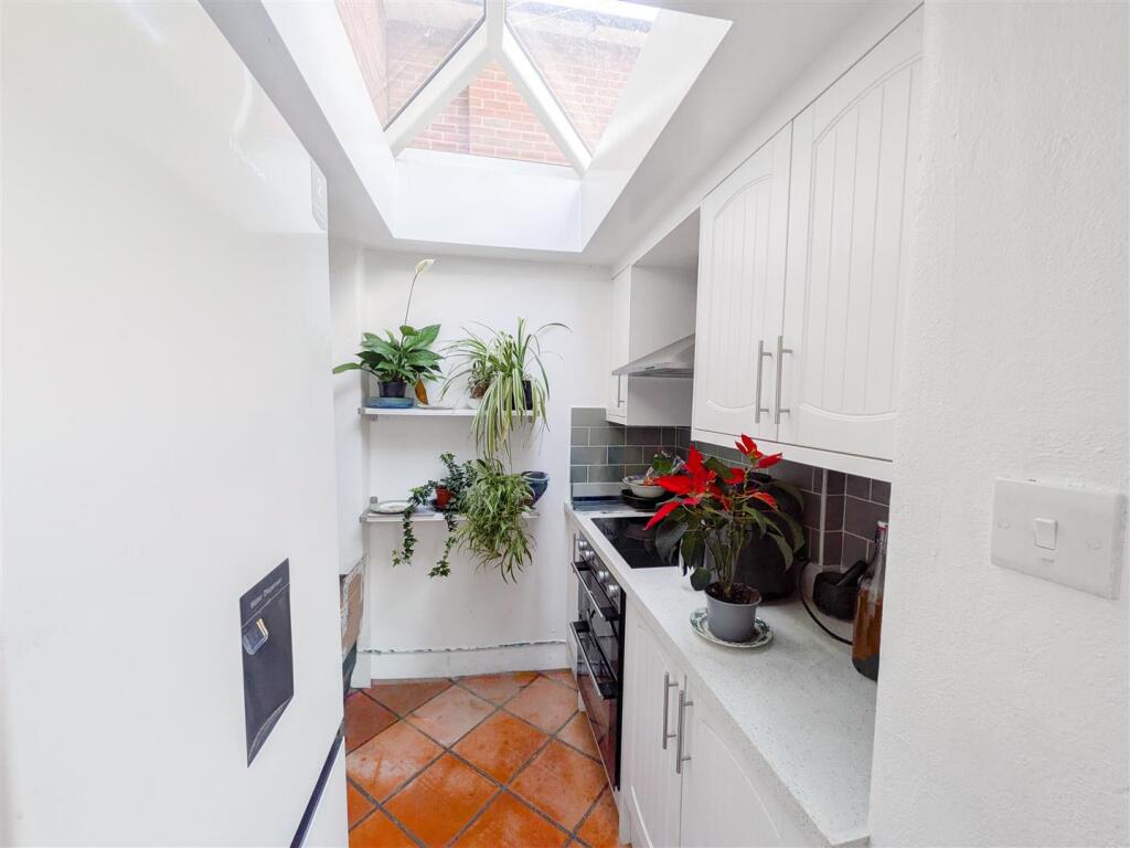 The Street, Framfield, Uckfield, TN22 5NL - More