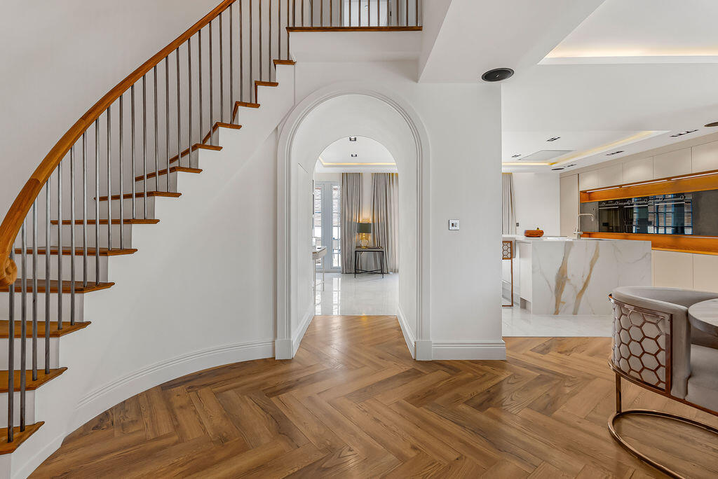 House in Hatfield, North Mymms - View 4