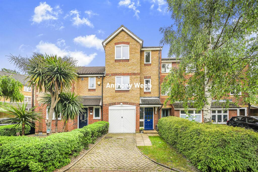 Main image of property: Westminster Drive, Palmers Green N13