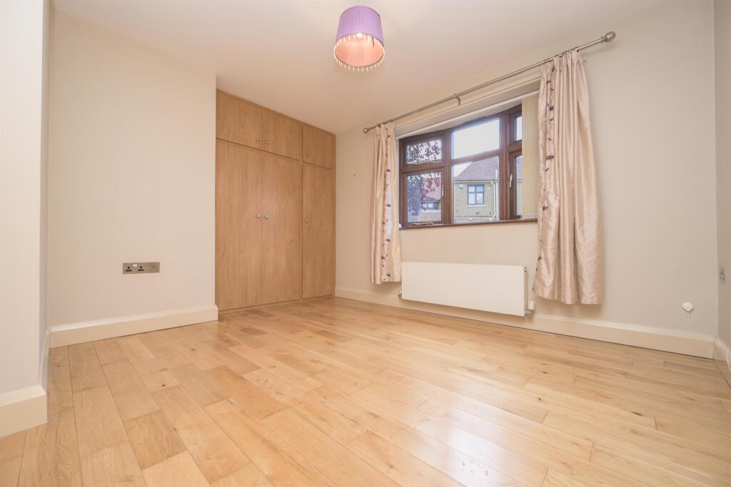 House in Kettering, Avondale - More