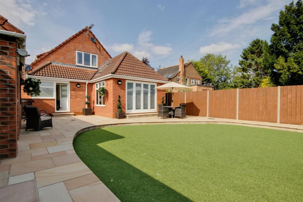 4-bed detached on Ferry Lane, Woodmansey, Beverley, £450,000