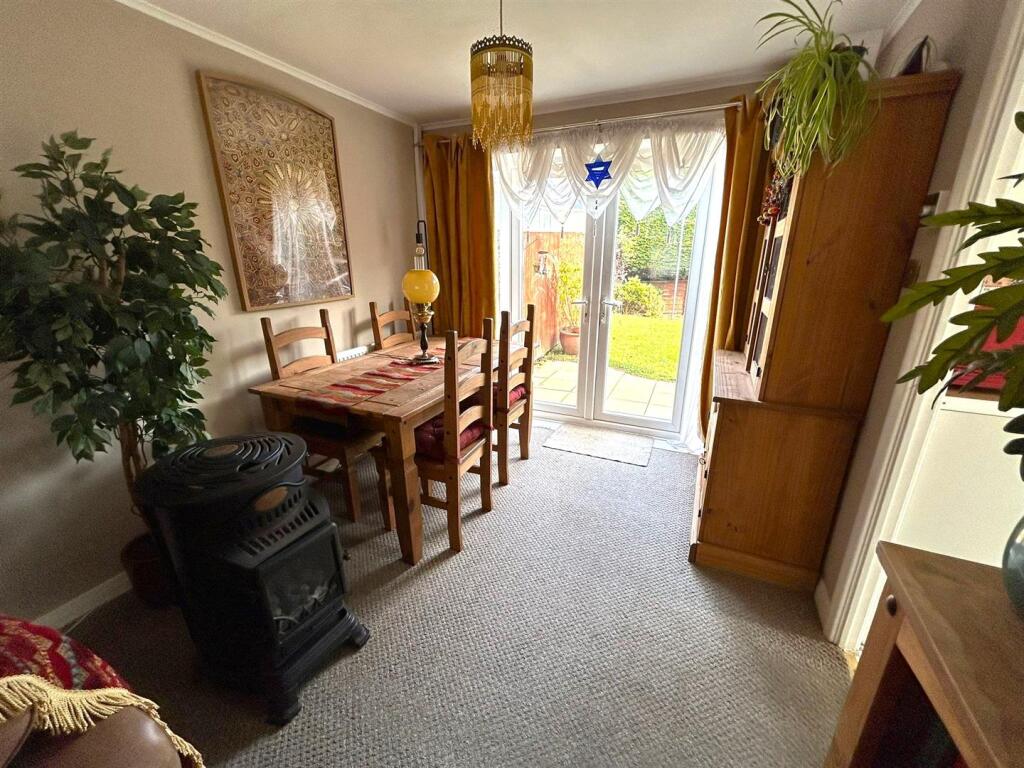 House in Egglescliffe, Sunningdale - View 5