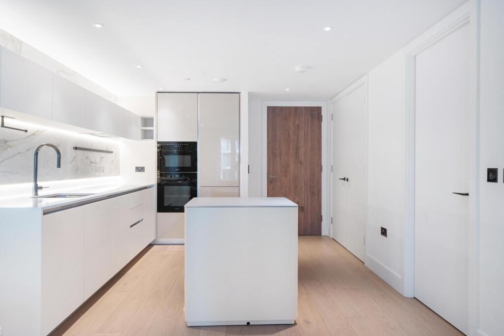 Apartment in London - More