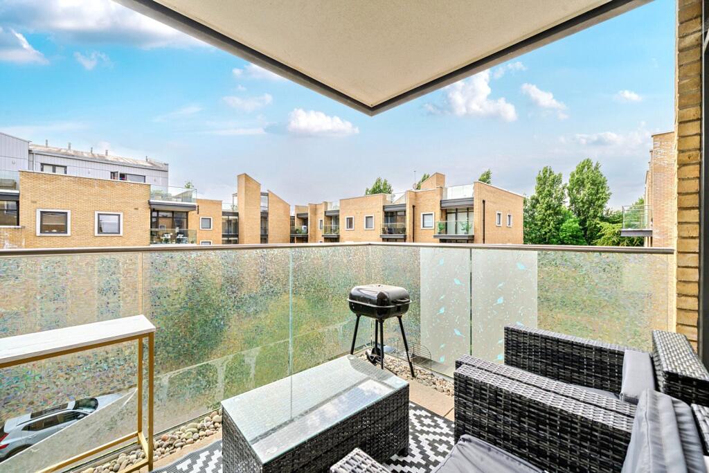 Apartment in Twickenham - View 4