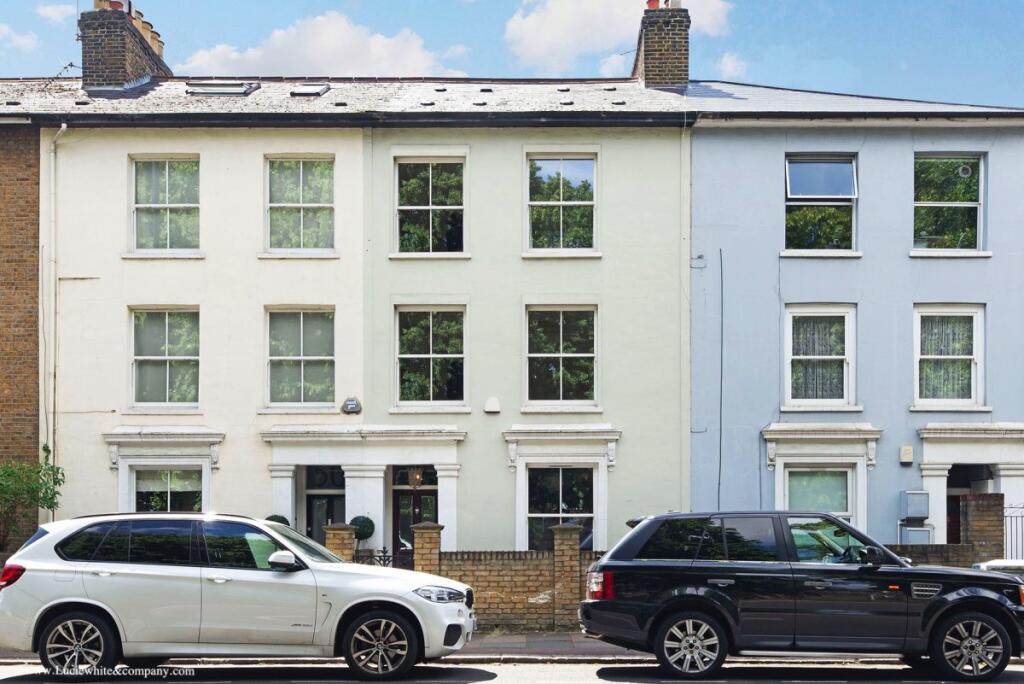 House in London - View 2