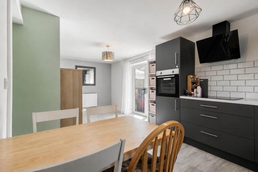 House in Wakefield - View 5
