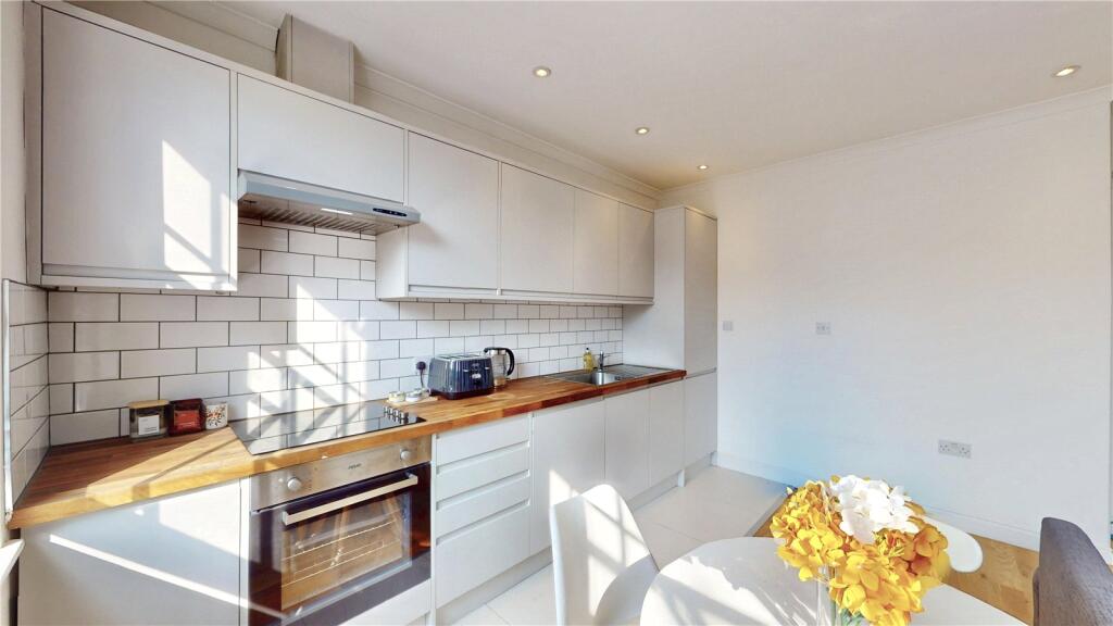Apartment in London - View 2