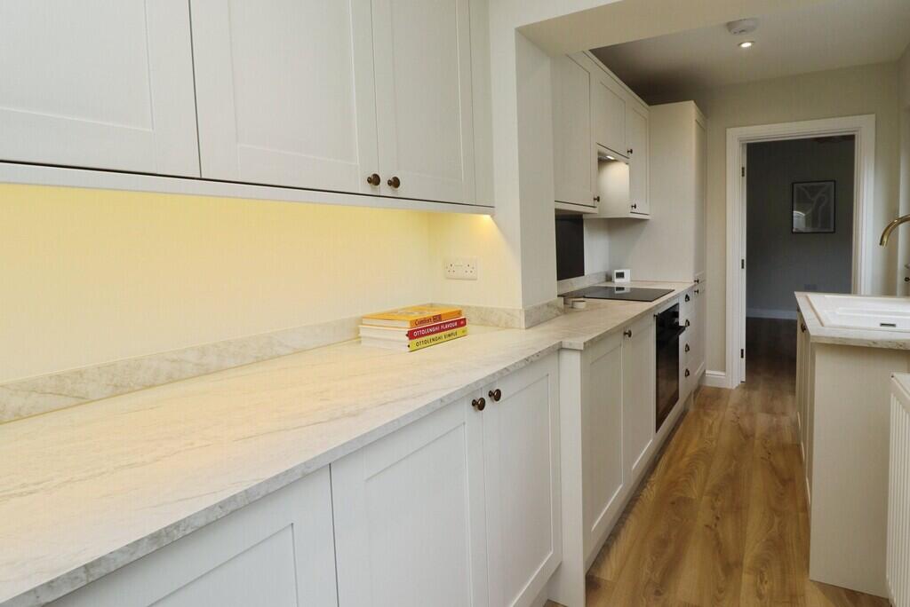 House in Lincoln - View 4