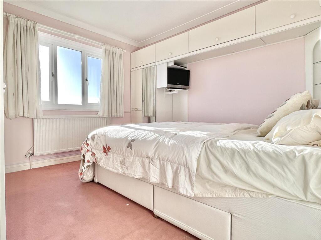 Apartment in Weymouth, Dorset - View 5