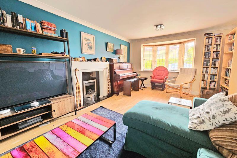 Firefly Close, Lee-On-The-Solent, PO13 photo 2