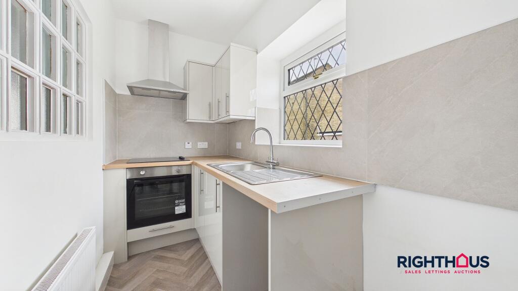 House in Bradford - View 2