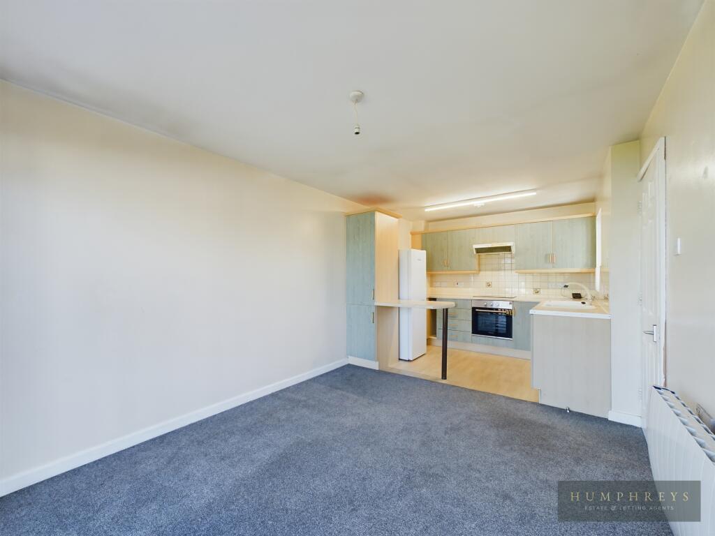 Apartment in Chester, Bache - View 4