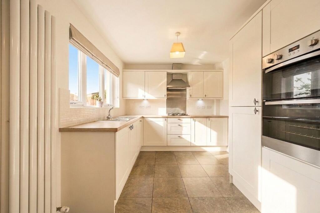 House in East Calder, Calderwood - View 2