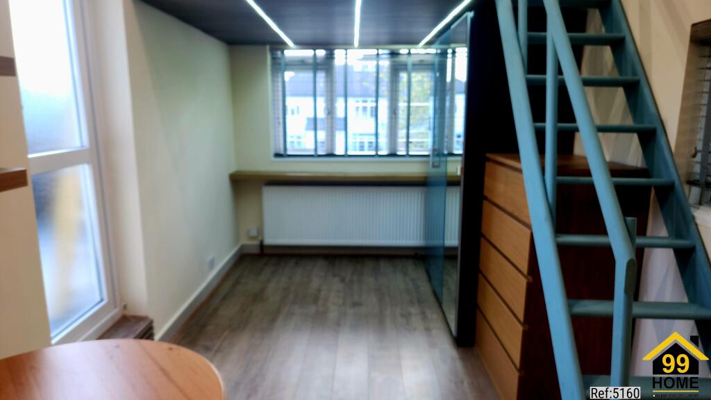 Studio flat for rent