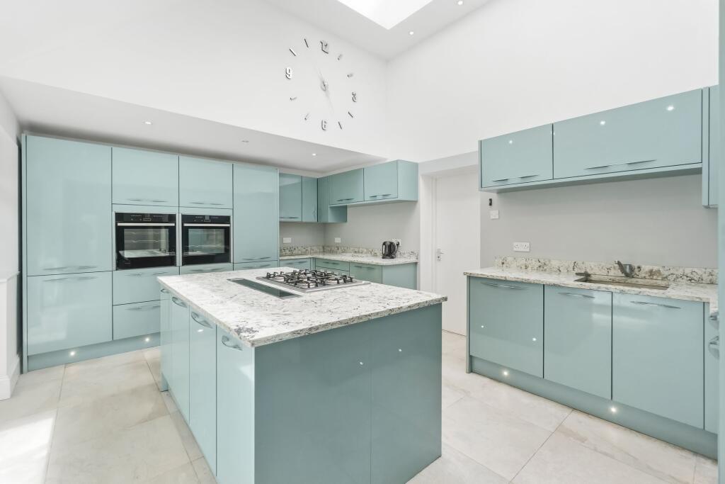 House in London - View 5
