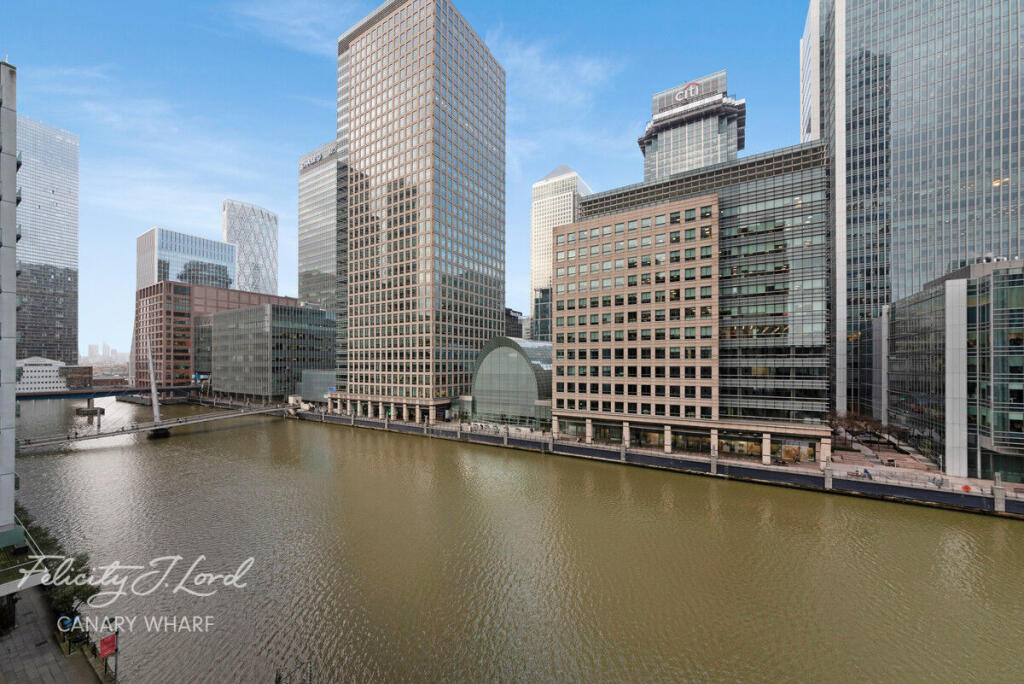Apartment in London, St John's Estate, Isle of Dogs - View 3
