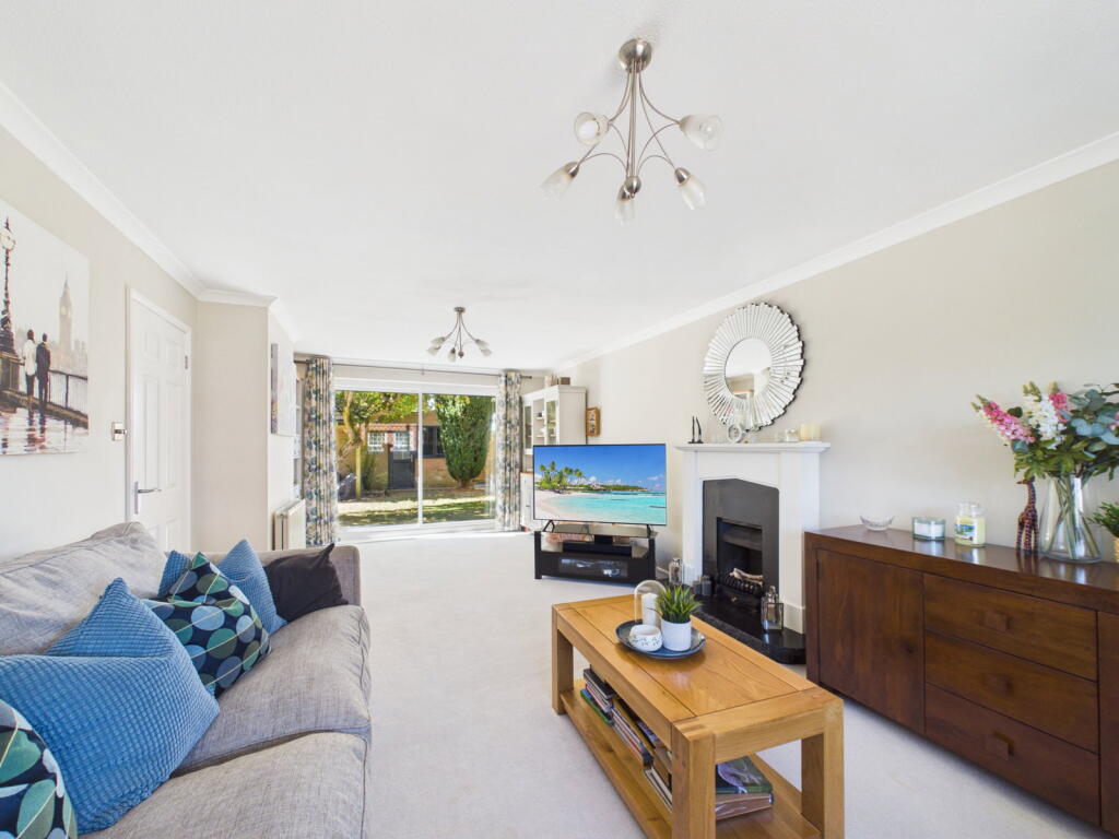 House in Slough - View 5