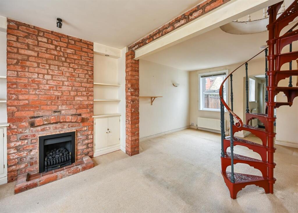 House in Wolverhampton, Tettenhall - View 2