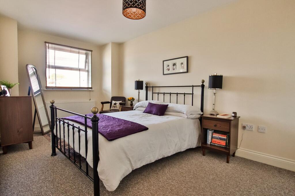 Apartment in Worcester - More