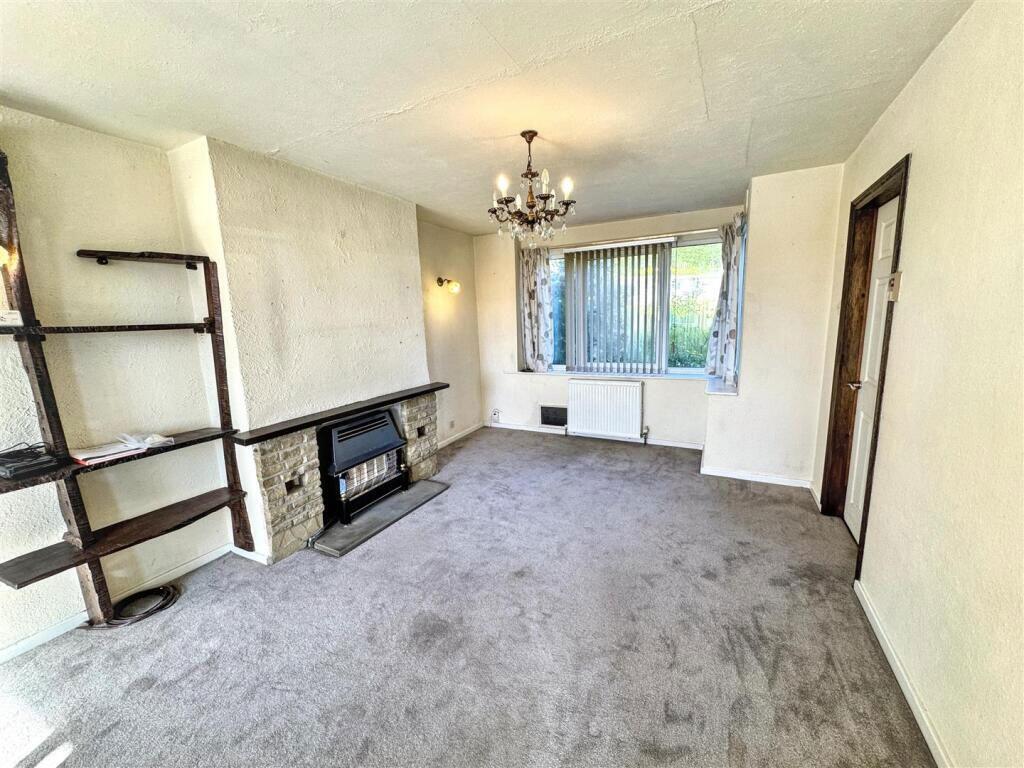 House in Bradford, Bracken Bank, Keighley - View 2