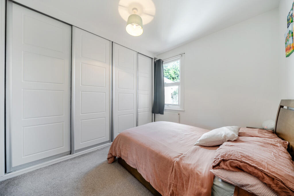 Apartment in London - More