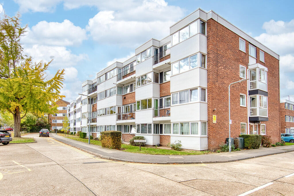 Bourne Court, Wanstead photo 4