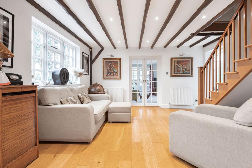 Flint Cottage, Essendon, AL9 photo 4