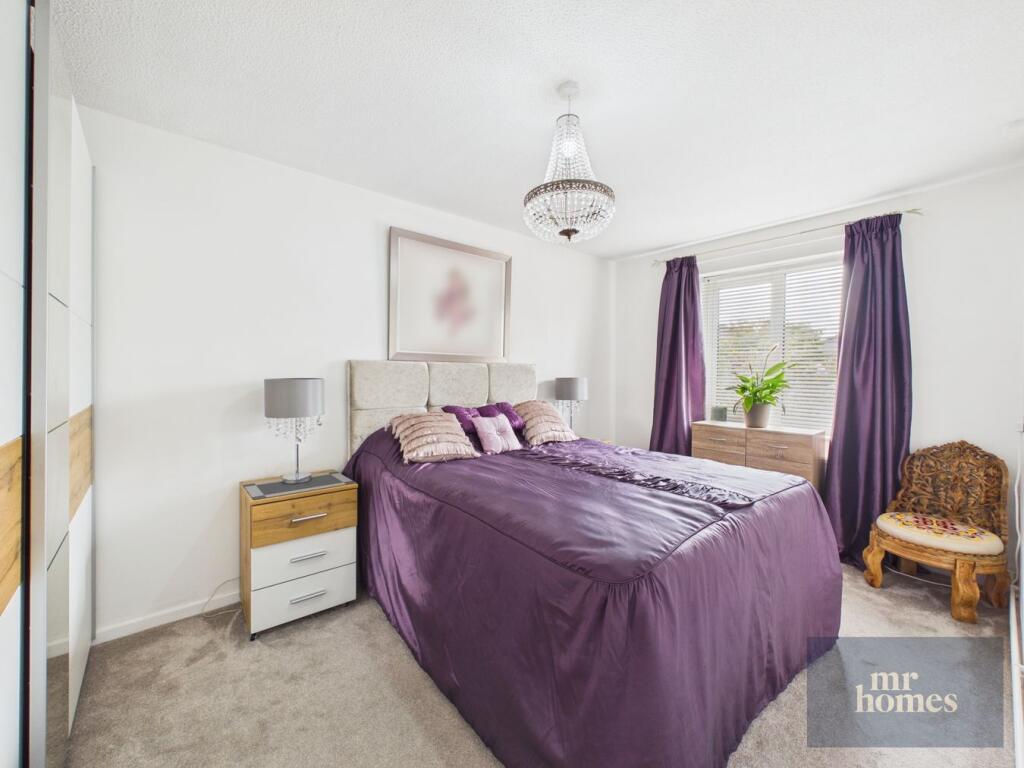 Apartment in Cardiff, Fairwater - View 4