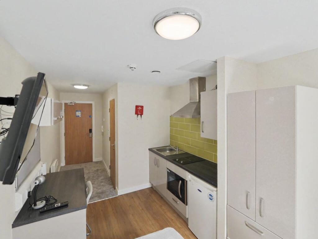 Apartment in Nottingham, Nottinghamshire - View 5