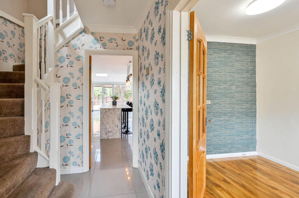 House in Guildford - View 4
