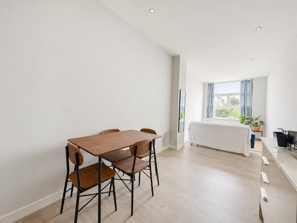 Apartment in Tonbridge - View 5