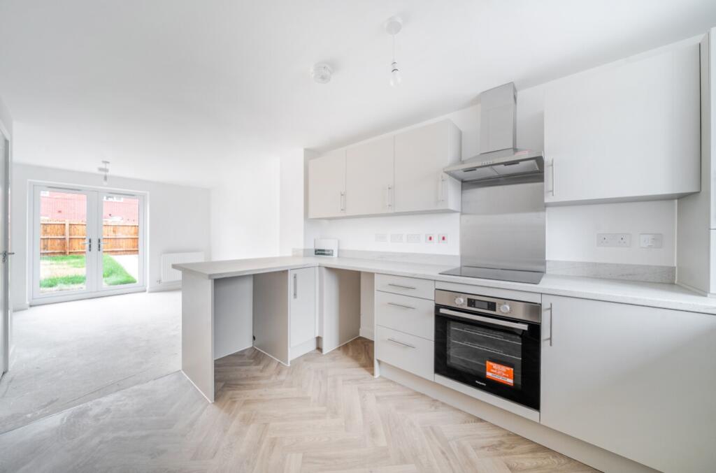 House in Rushcliffe, Radcliffe-on-Trent - View 2