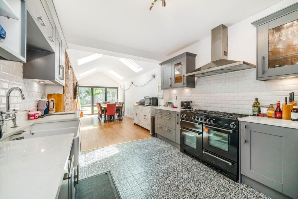 House in Twickenham - View 3