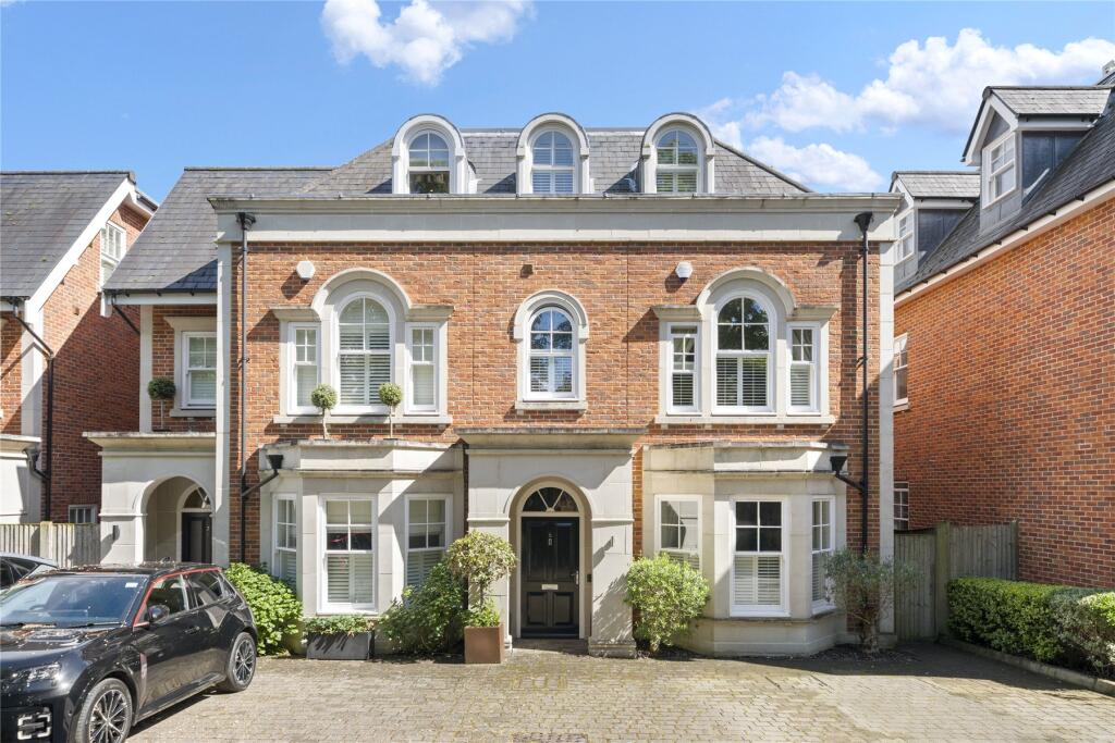 Main image of property: Oatlands Chase, Weybridge, Surrey, KT13