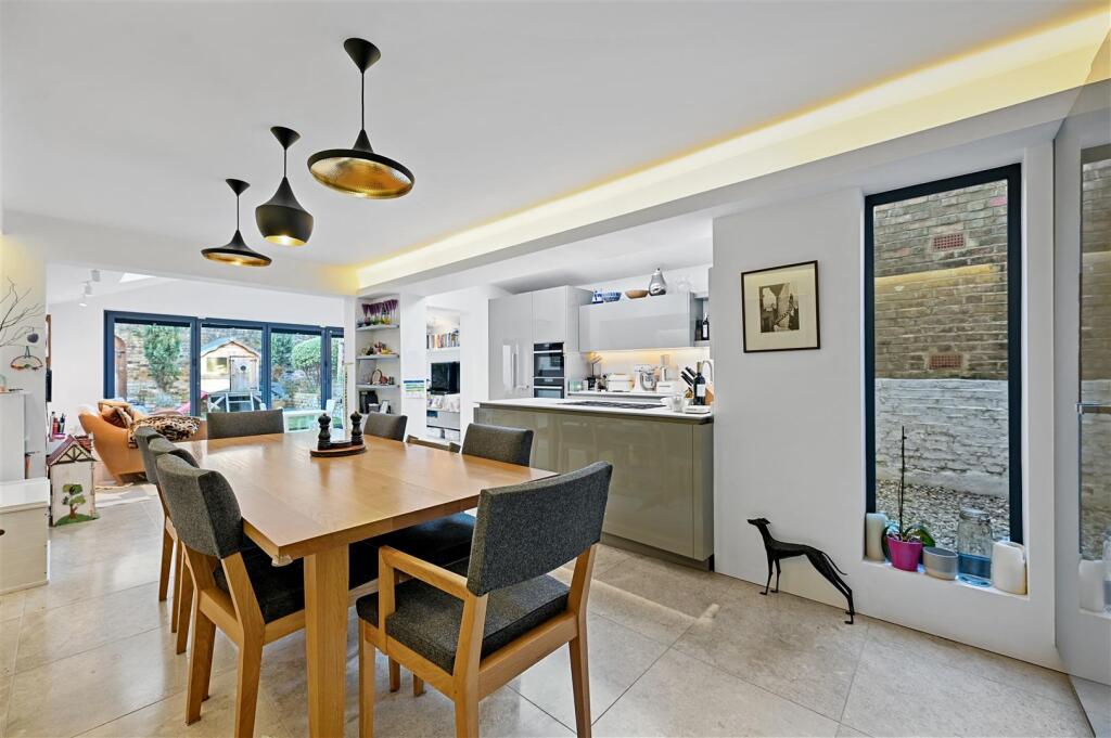 House in London, Hammersmith - More