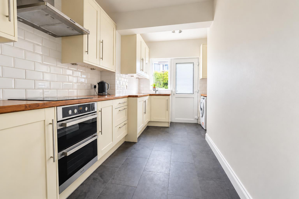 House in Southend-on-Sea - View 2