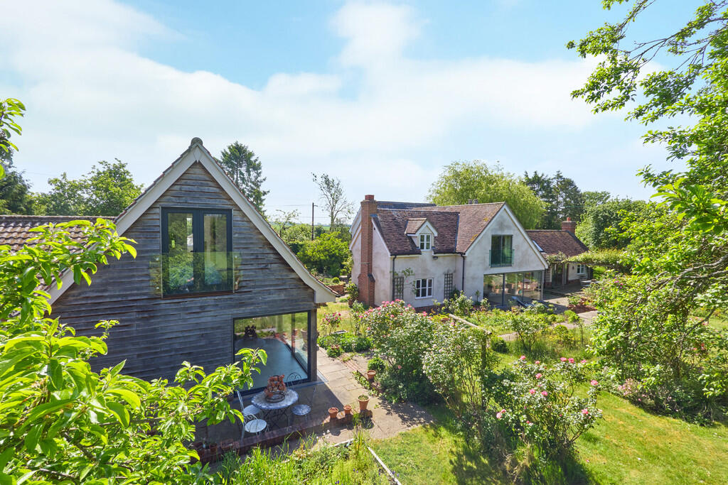 House in West Suffolk, Chimney Street, Hundon - View 2