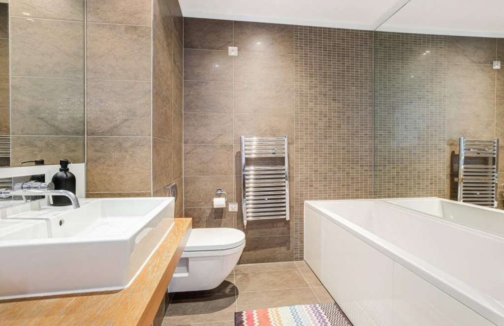 Apartment in London - View 5
