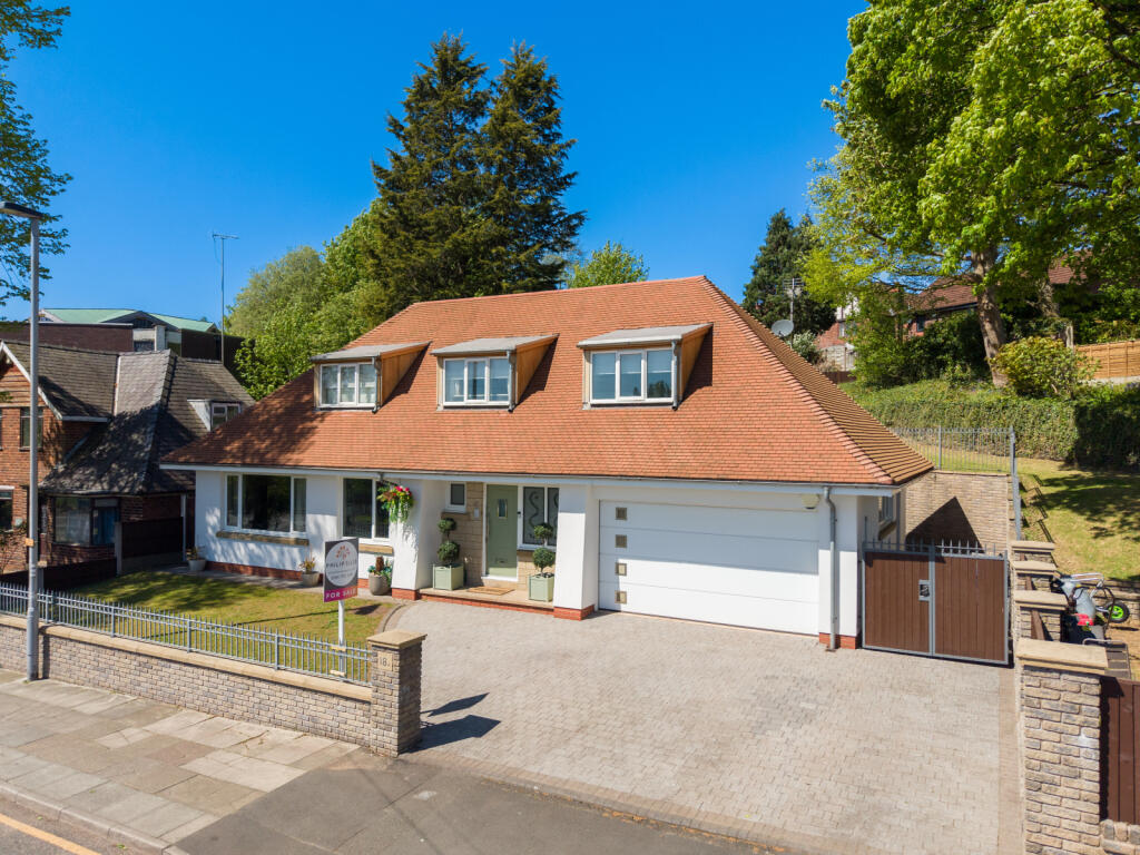 Main image of property: Park lane, Whitefield, M45 7PB