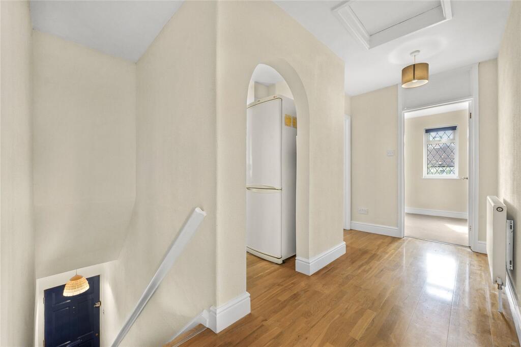 Apartment in London - More