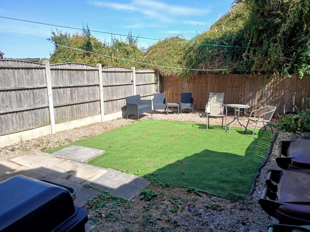 House in Wakefield - View 2