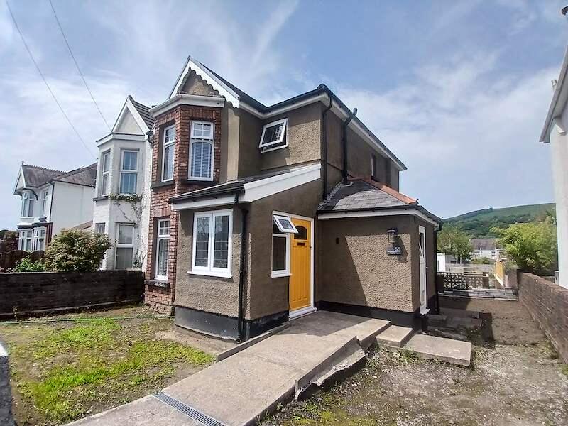 3-bed semi-detached on Wern Road,Skewen,Neath,SA10 6DL, £289,000