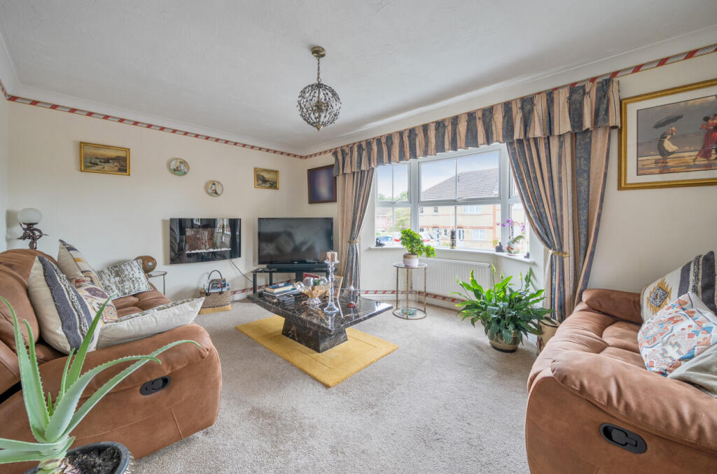 Gardenia Drive, Titchfield Common, Hampshire, PO15 photo 2