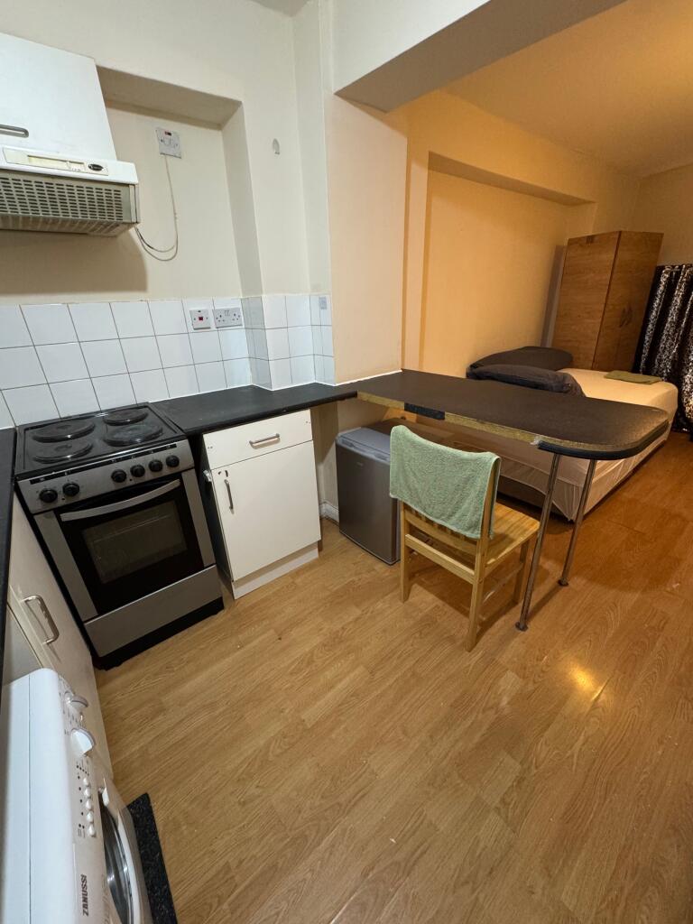 Studio flat for rent