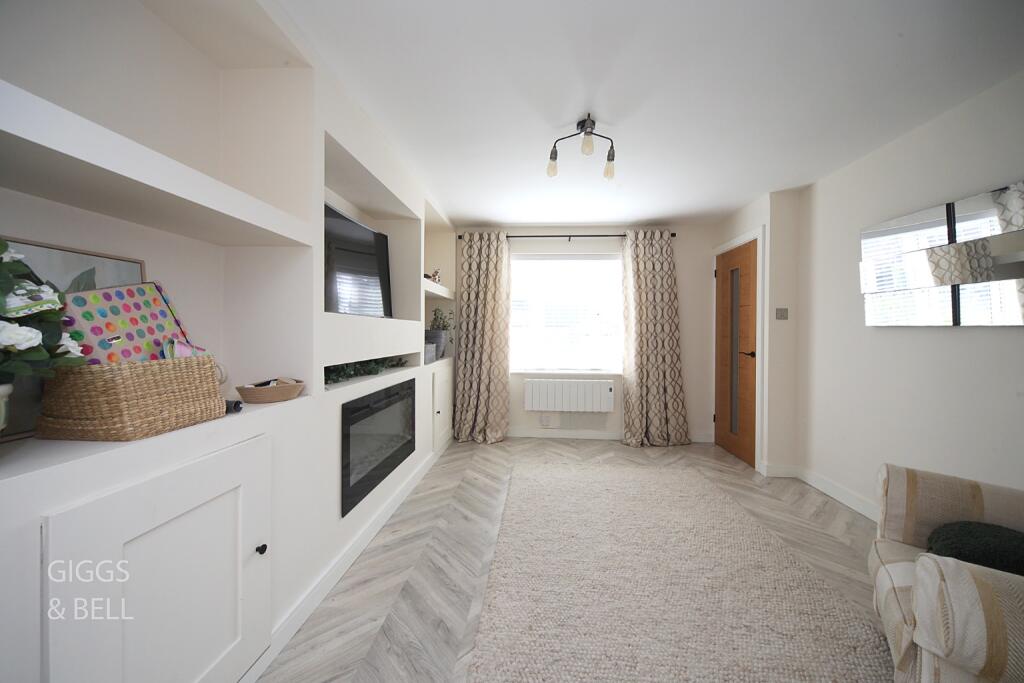 House in Houghton Conquest, Central Bedfordshire - View 3