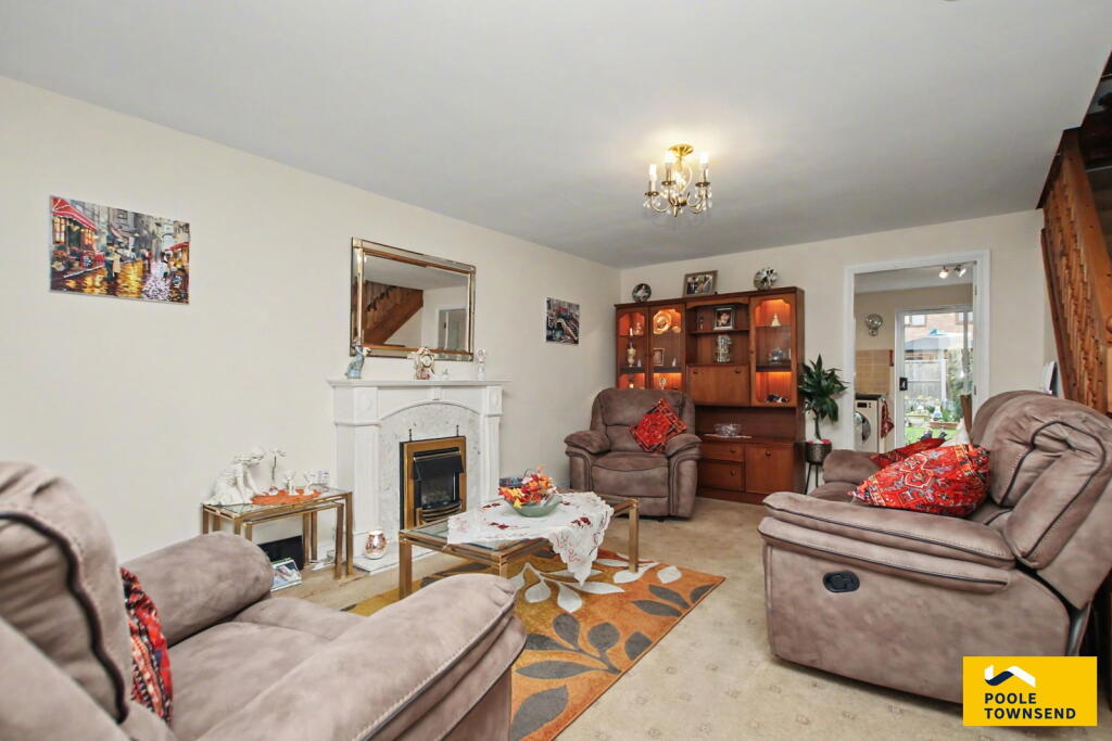 Pembroke Close, Barrow-in-furness, LA13 0AZ photo 3