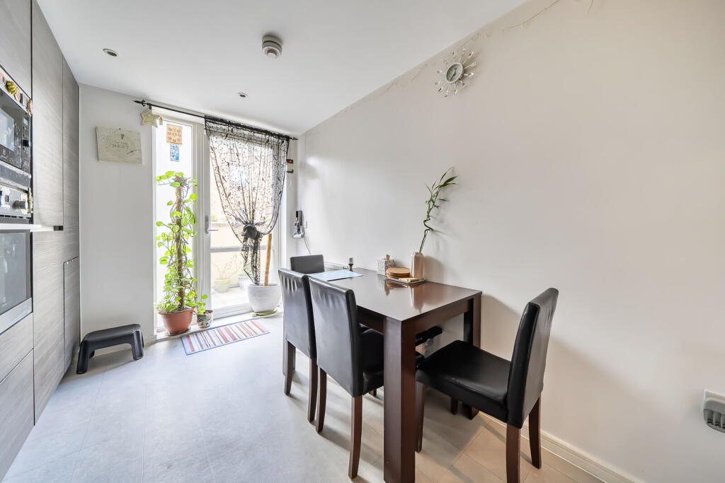 Apartment in London - View 4