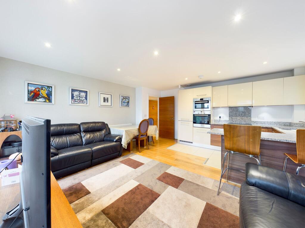 Apartment in Harrow - View 5